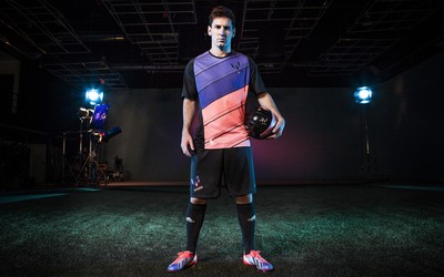 亿博电竞快讯-于帕梅卡诺国家队训练强度