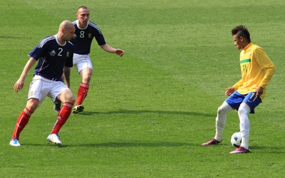 亿博电竞热评-什琴斯尼手抛球造杀机已成常规武器